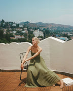 Olivia | Moderne Eleganz mit freiem Rücken