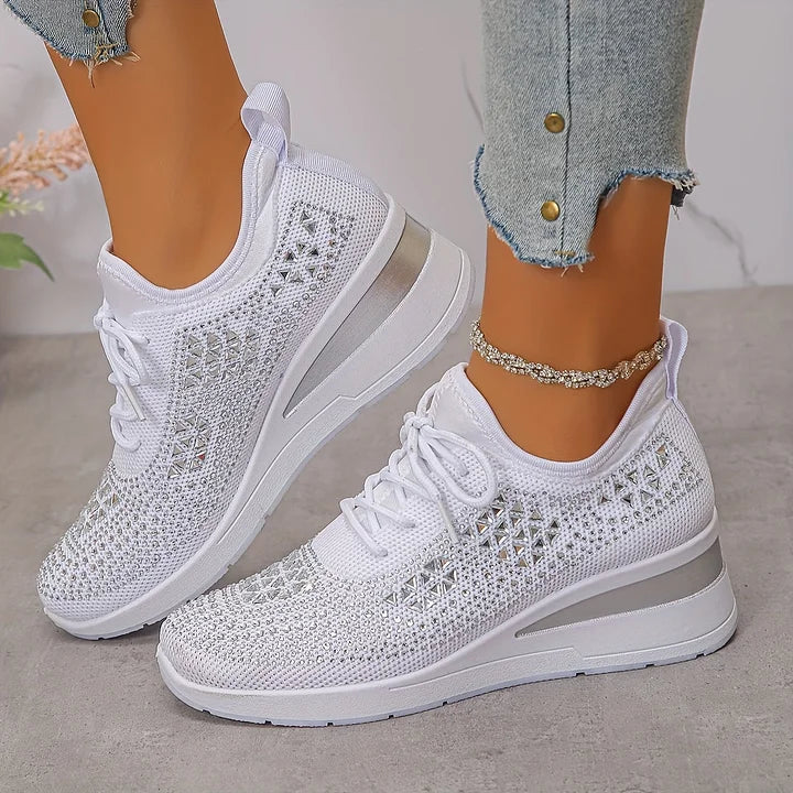 Gabriele |  Stützende Sneakers mit funkelnden Strasssteinen