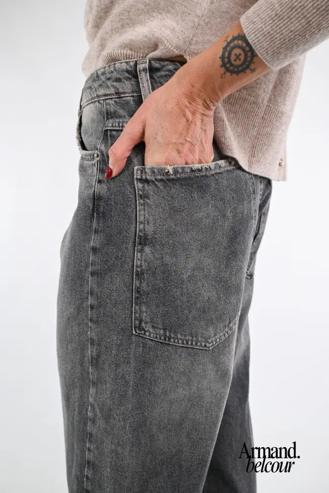 Lía | Pantalón vaquero ancho en gris suave Abbigliamento e accessori