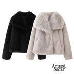 Siberia | Chaqueta de piel sintética con textura suave